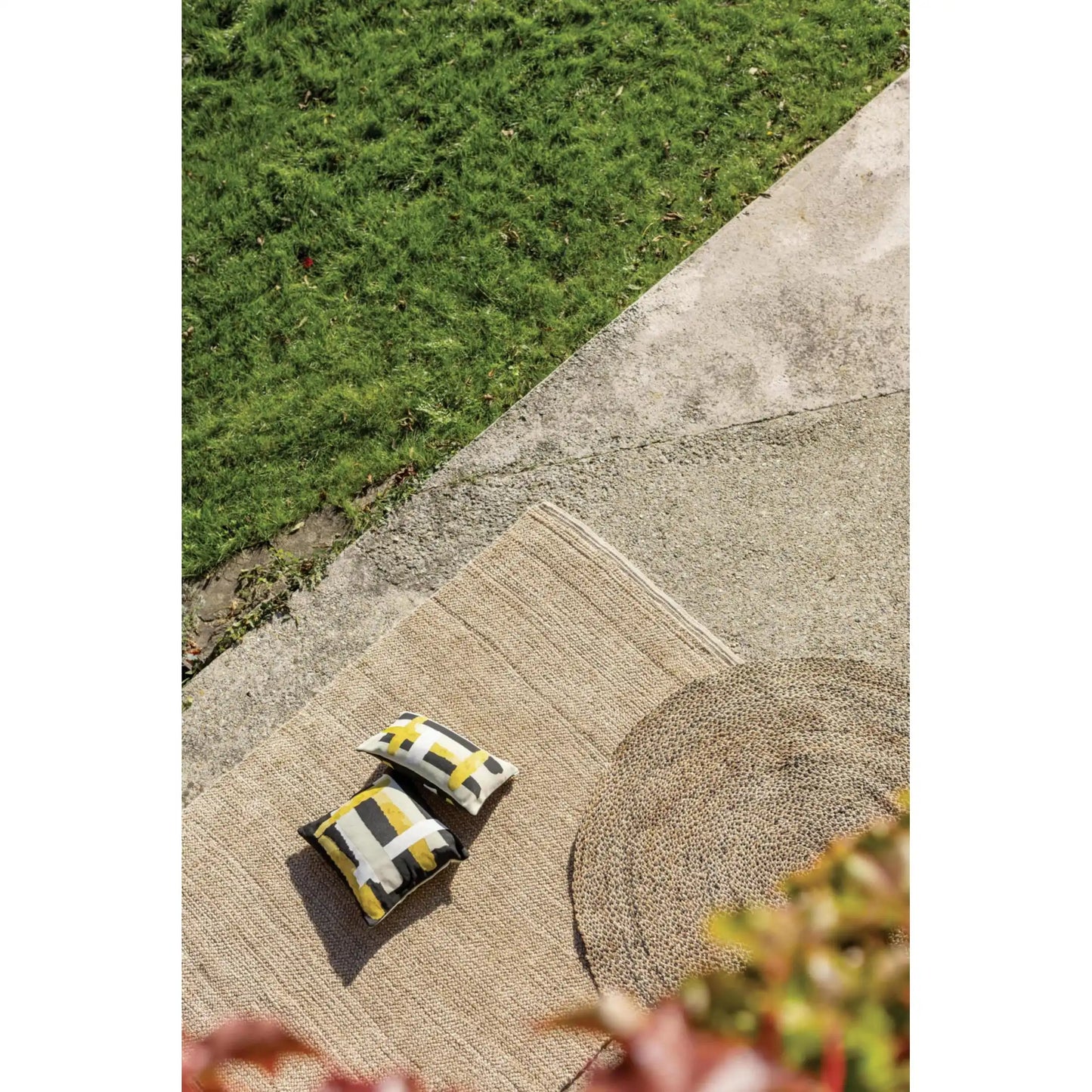 elliot okrugli tepih diameter 160 crna kruzni rg094 a di160 can