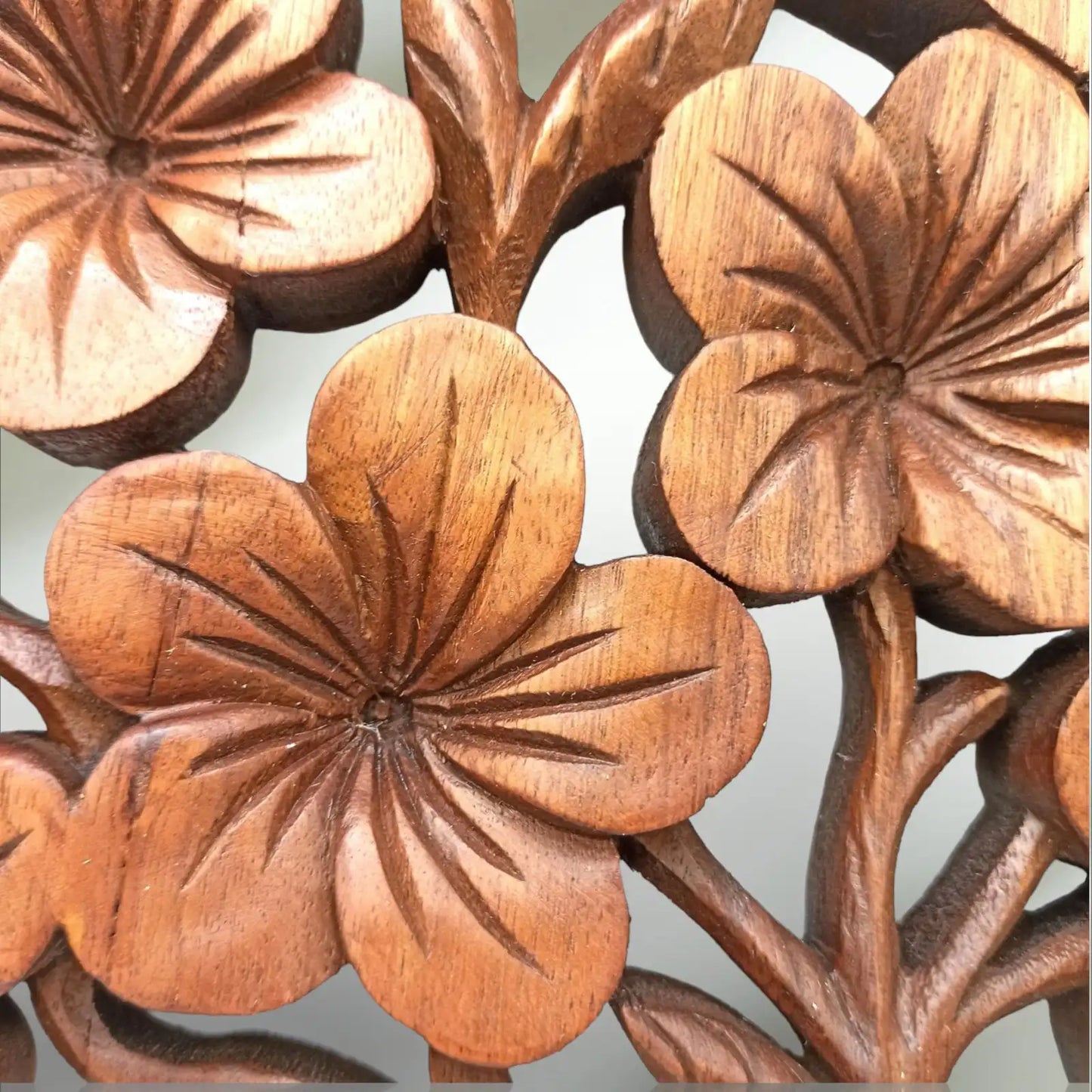 drvo zivota zidni panel s frangipanijem rucno rezbarenje 40 cm